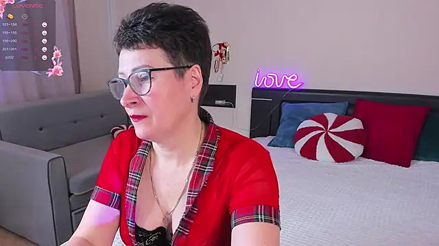 JennyMons online show from April 26, 8:33 am