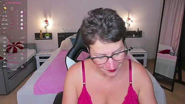 Snapshot of JennyMons chatting on July 21, 7:42 am JennyMons online show from July 21, 7:42 am