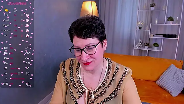 JennyMons online show from February 5, 9:05 am