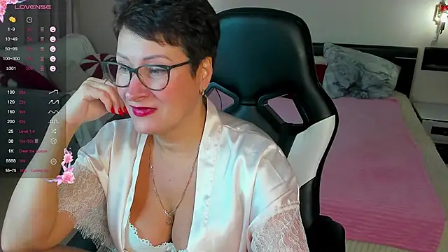 Snapshot of JennyMons chatting on July 11, 7:52 am JennyMons online show from July 11, 7:52 am