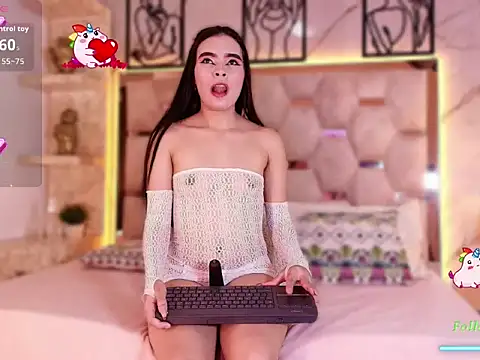 Sophieh Sweet online show from March 26, 10:18 pm