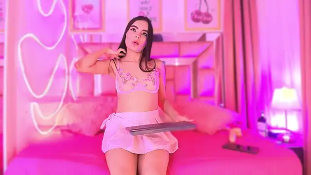 Sophieh Sweet online show from January 15, 9:34 am