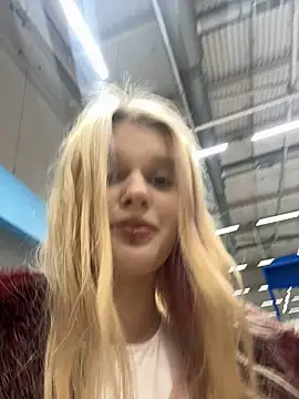 Snapshot of ann_ewu chatting on January 7, 3:06 pm ann ewu online show from January 7, 3:06 pm