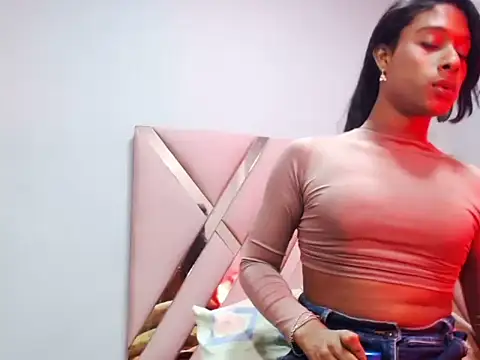 latina ts july online show from March 1, 6:13 am