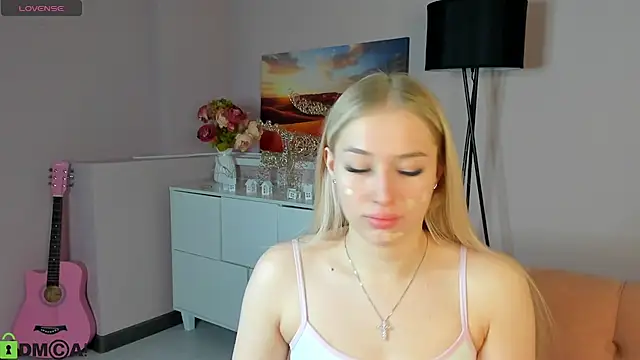 ChloeAlba online show from April 25, 4:04 am