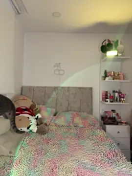 i melissaa online show from April 18, 6:10 pm