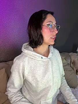 Snapshot of luna_gv chatting on February 6, 10:44 am luna gv online show from February 6, 10:44 am