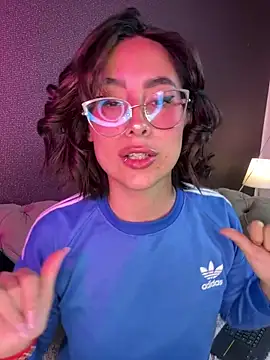 Snapshot of luna_gv chatting on February 24, 11:11 am luna gv online show from February 24, 11:11 am