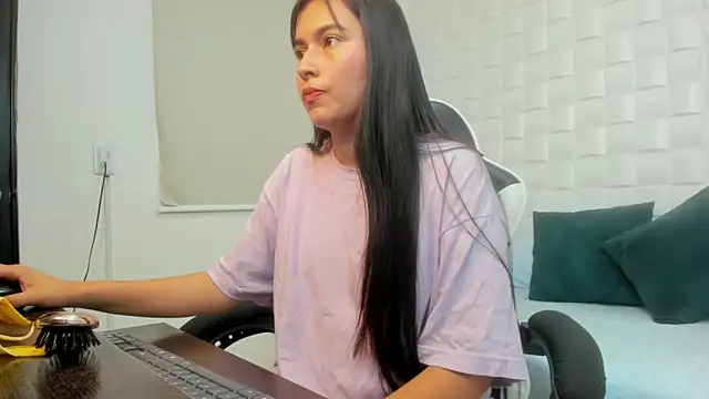 lila lain online show from January 7, 2:49 am