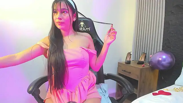 lila lain online show from February 15, 2:56 am