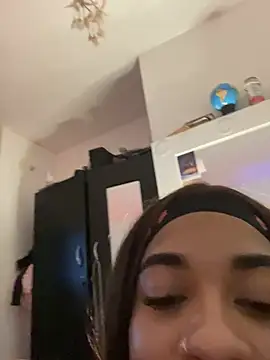  keylafisher  online show from February 6, 10:44 am