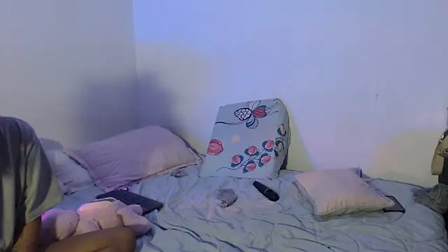  keylafisher  online show from April 12, 5:11 am