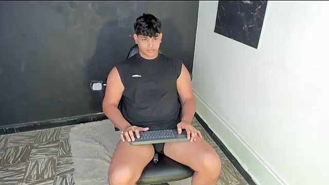 Snapshot of Nicole_and_thiago1 chatting on February 23, 8:20 pm Nicole and thiago1 online show from February 23, 8:20 pm