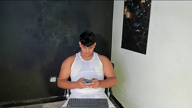 Snapshot of Nicole_and_thiago1 chatting on February 28, 8:52 pm Nicole and thiago1 online show from February 28, 8:52 pm