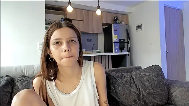 Snapshot of Nicole_and_thiago1 chatting on January 9, 1:51 pm Nicole and thiago1 online show from January 9, 1:51 pm