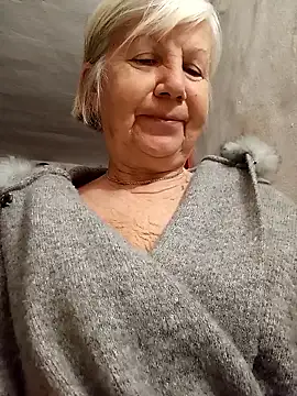 Snapshot of KlaudiaDarling chatting on January 18, 7:28 pm KlaudiaDarling online show from January 18, 7:28 pm