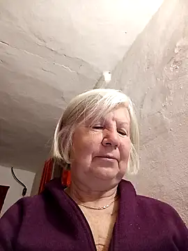 Snapshot of KlaudiaDarling chatting on February 17, 3:26 am KlaudiaDarling online show from February 17, 3:26 am