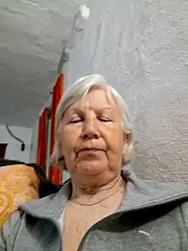 KlaudiaDarling online show from May 14, 7:38 am