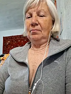 KlaudiaDarling online show from May 11, 8:05 am