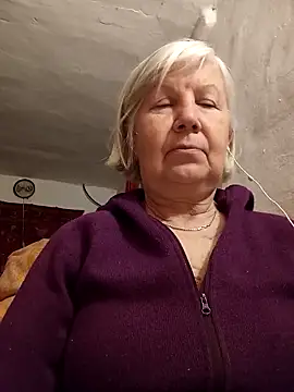 Snapshot of KlaudiaDarling chatting on February 17, 4:04 pm KlaudiaDarling online show from February 17, 4:04 pm