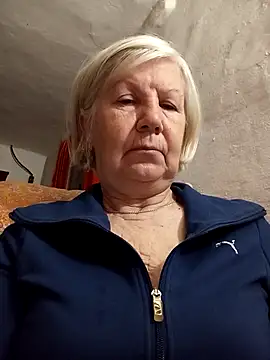 Snapshot of KlaudiaDarling chatting on February 25, 11:15 pm KlaudiaDarling online show from February 25, 11:15 pm