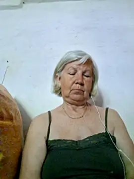 Snapshot of KlaudiaDarling chatting on June 8, 8:04 am KlaudiaDarling online show from June 8, 8:04 am