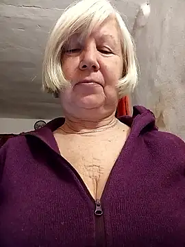 KlaudiaDarling online show from January 14, 8:45 pm