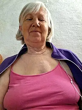 Snapshot of KlaudiaDarling chatting on June 3, 2:33 pm KlaudiaDarling online show from June 3, 2:33 pm