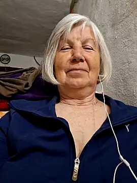 KlaudiaDarling online show from May 5, 6:44 pm