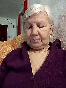 Snapshot of KlaudiaDarling chatting on February 20, 6:19 am KlaudiaDarling online show from February 20, 6:19 am