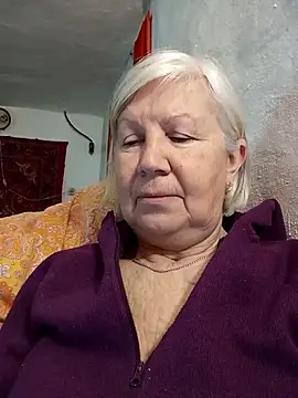 Snapshot of KlaudiaDarling chatting on February 20, 6:10 am KlaudiaDarling online show from February 20, 6:10 am