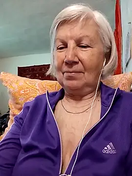 KlaudiaDarling online show from April 20, 8:17 am