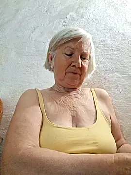 Snapshot of KlaudiaDarling chatting on June 17, 10:14 am KlaudiaDarling online show from June 17, 10:14 am