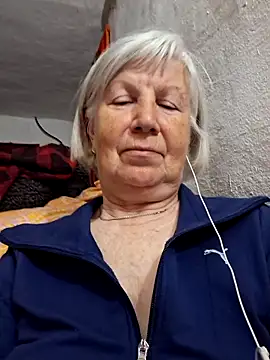 KlaudiaDarling online show from May 5, 1:19 am