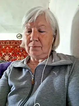 KlaudiaDarling online show from May 8, 10:19 am