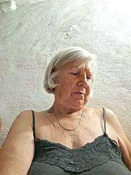 Snapshot of KlaudiaDarling chatting on July 12, 7:47 pm KlaudiaDarling online show from July 12, 7:47 pm