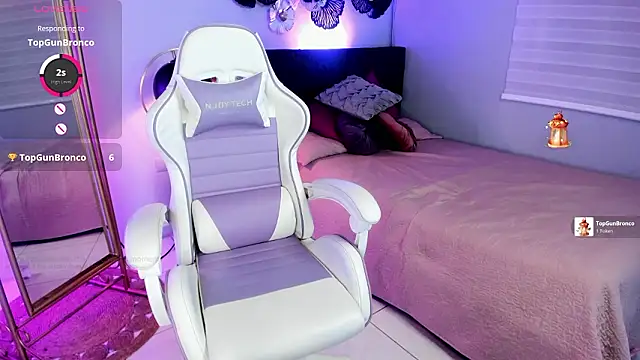 luna celeeste  online show from March 15, 5:42 pm