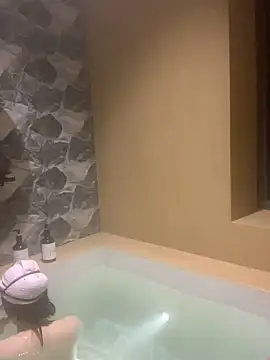 Snapshot of Qidandan778 chatting on February 23, 2:06 pm Qidandan778 online show from February 23, 2:06 pm