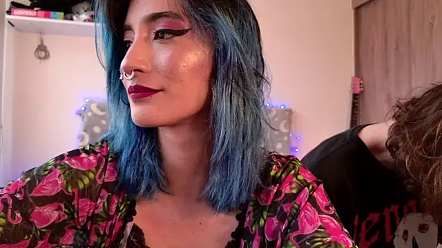 LunaisBack online show from April 3, 10:16 pm