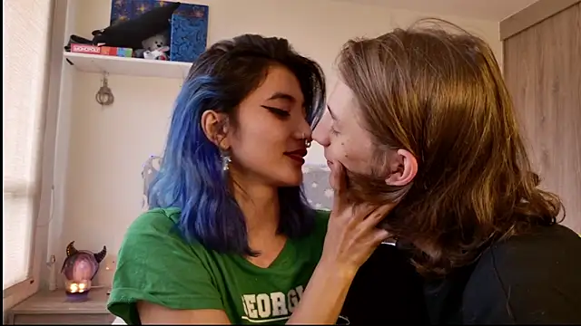 LunaisBack online show from March 30, 8:54 pm