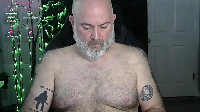 XJJ77x online show from January 12, 6:15 pm