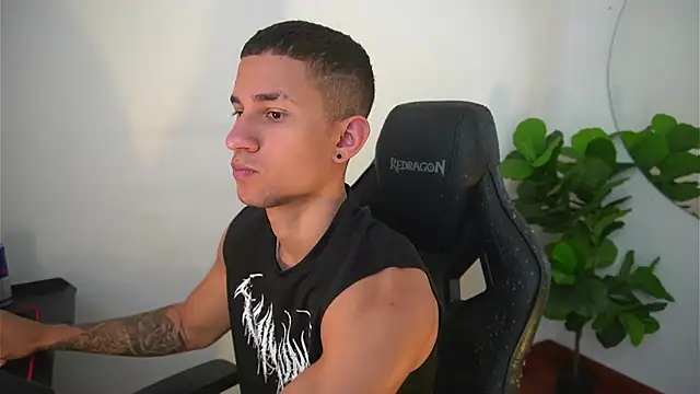 Thin tommy11 online show from December 22, 7:47 pm