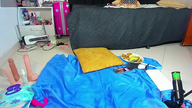 karen adamss online show from March 27, 6:22 am