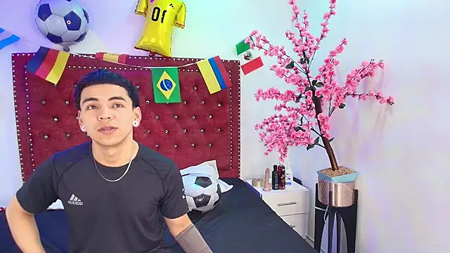 Jaden and sofia online show from June 25, 3:04 am