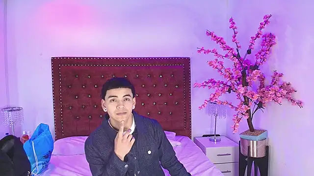 Jaden and sofia online show from May 31, 3:01 am