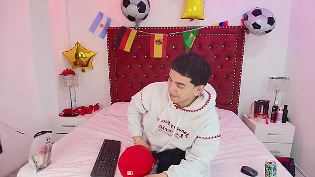 Jaden and sofia online show from July 8, 2:35 am