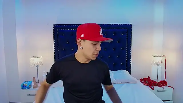 Jaden and sofia online show from May 9, 3:21 am