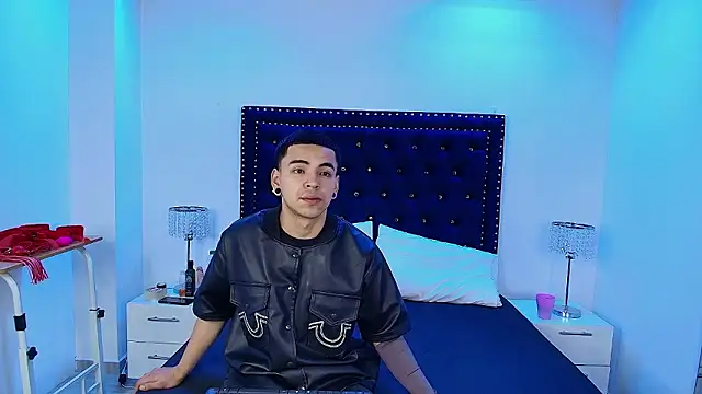 Jaden and sofia online show from March 19, 3:28 am