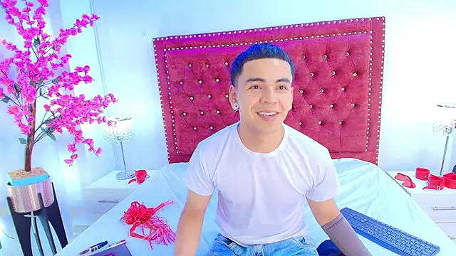 Jaden and sofia online show from March 28, 3:18 am