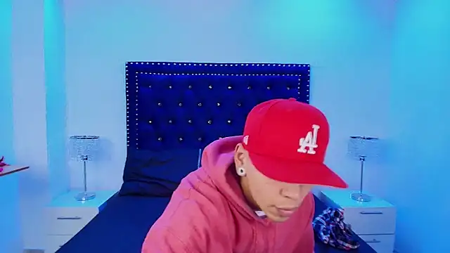 Jaden and sofia online show from April 17, 3:09 am